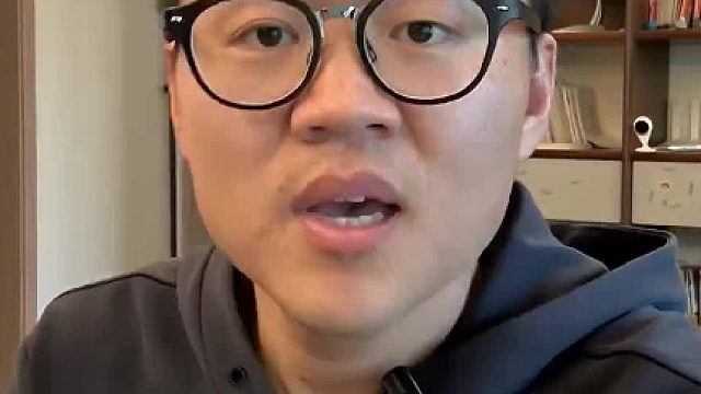 学霸是培养出来的？你看看衡水中学的清北录取率吧。可以陪太子读书，学习通识，但不要误以为自己是储君。