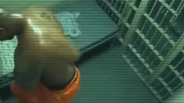 美国监狱录像：DU贩关在禁闭室DU瘾发作。