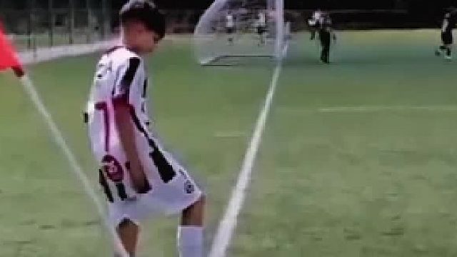 七级大风神级助攻角球破门