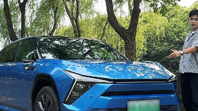 每个男孩子心中，或许都藏着一个关于车的梦