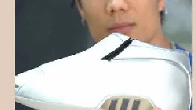 一次性球鞋。 就算是科蜜，也先看完这条视频之后慎重决定