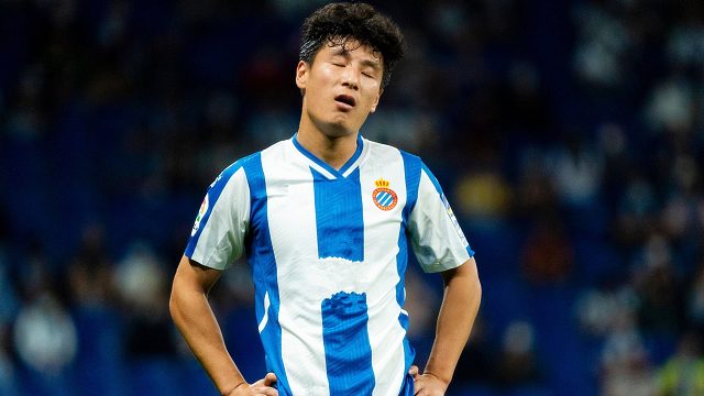 武磊名场面：凶猛奔袭60米 “回传”门将，主帅不满喊话！