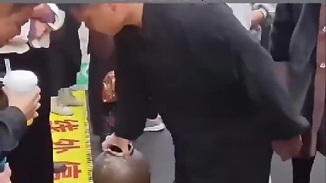 这个只能说是人家自己的技巧活着手上的功夫罢了，别瞎猜了！