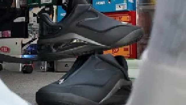 我非常喜欢shai001这双鞋 所以我自己买了3双