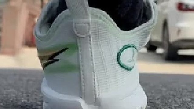 超级草根x中乔体育