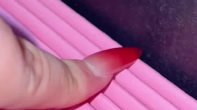 外国小姐姐沉浸式打包青色主题的用品