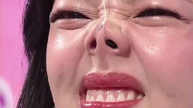 日本综艺，输的人用线拉一下鼻子