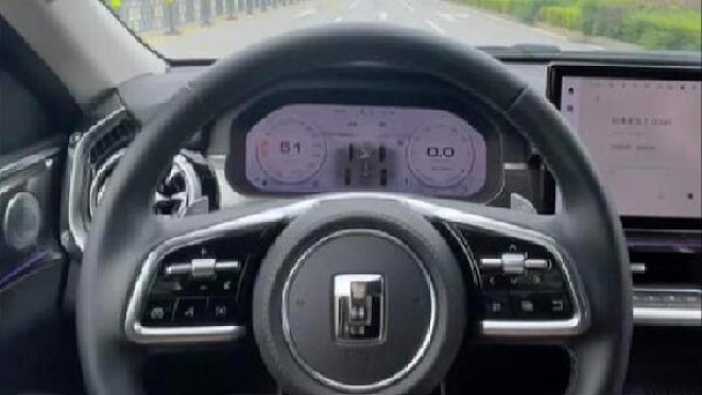 第一视角试驾坦克400