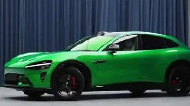 第一视角带你体验小米YU7宝石绿更换21寸锻造轮毂