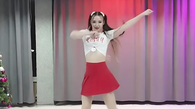 俄罗斯姑娘才艺表演24.02.03_空军(阿妮亚)00