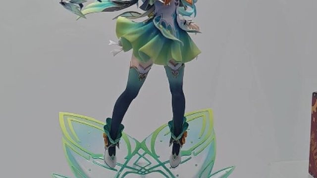 WF现场，流萤GSC手办终于来了，眼神很坚毅