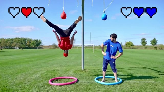 两位跑酷达人，挑战硬核闯关，失败就要受到惩罚