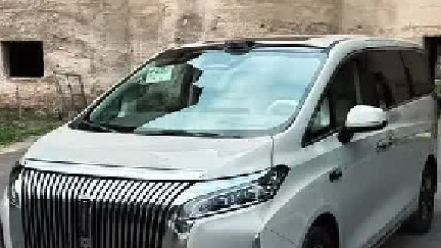 魏牌高山7 好开好停好豪华！一家人的移动大客厅！