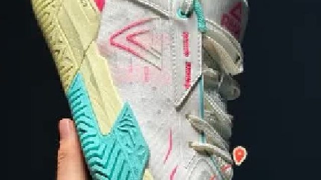 匹克外场斗士 耐磨型全能口粮鞋，和我一起完成冰淇淋挑战吧！