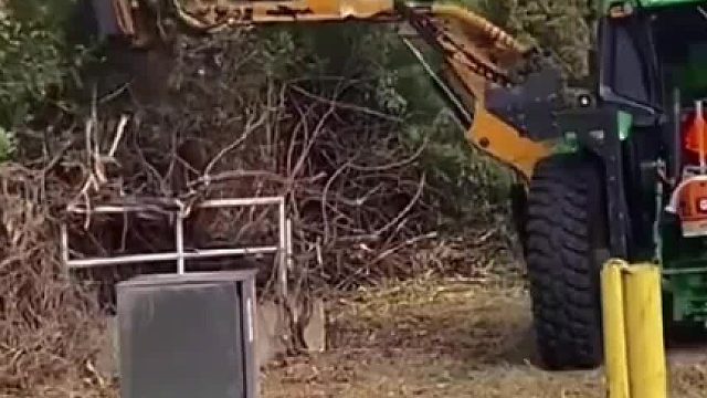 工作效率极高的铲式除草机！