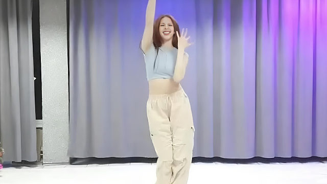 俄罗斯姑娘才艺表演24.02.04_静儿(拉达)02