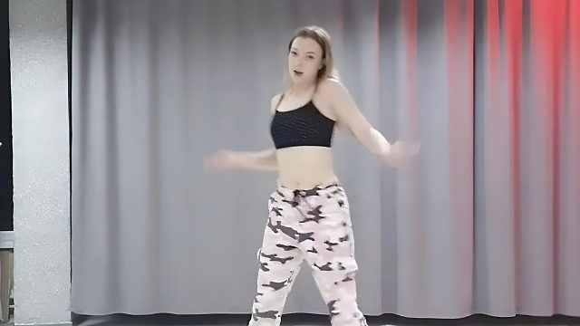 俄罗斯姑娘才艺表演24.02.04_烤肉(维多利亚)00