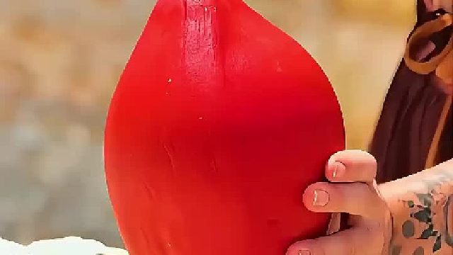 手工diy制作纯天然椰子唇膏