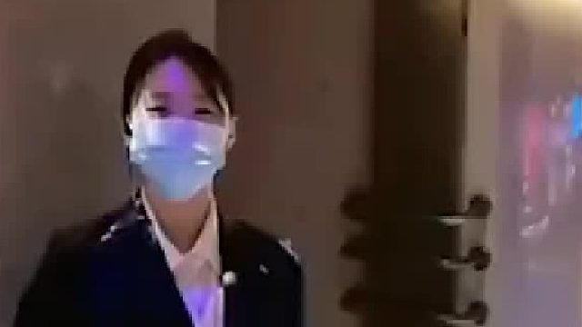 男子想泡温泉泡澡，结果被工作人员制止