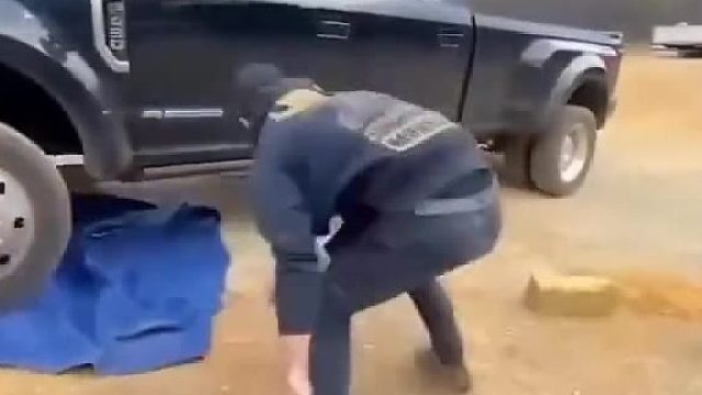 幸亏躲得快，要不然就凉凉了