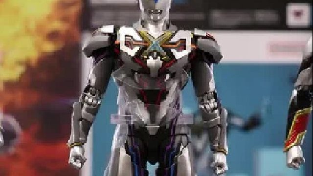 从朋友那儿2500买的奥特曼定制福袋