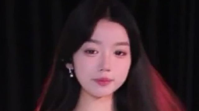 【盛世-草莓西八酱】悄悄关注我？