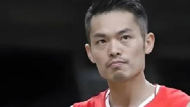 乔纳坦：他擦地就让他擦啊！我打比赛，你惹他干啥？