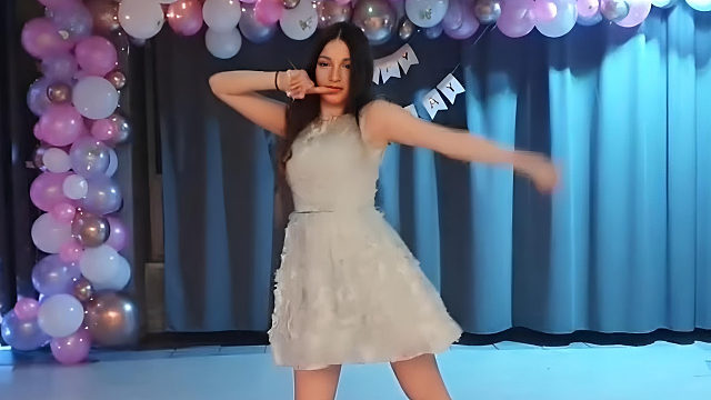 俄罗斯姑娘才艺表演24.02.05_空军(阿妮亚)02