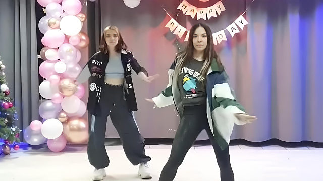 俄罗斯姑娘才艺表演24.02.05_双人舞02