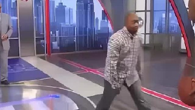 奥尼尔和巴克利太会整活了