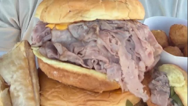 看看小黑今天都吃了啥