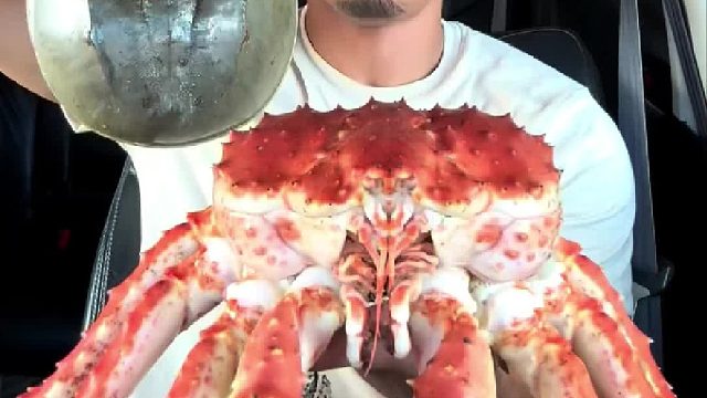 墨西哥小伙初体验各种异形海鲜