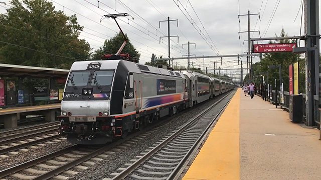 美铁和新泽西交通高速东北走廊列车 普林斯顿枢纽站