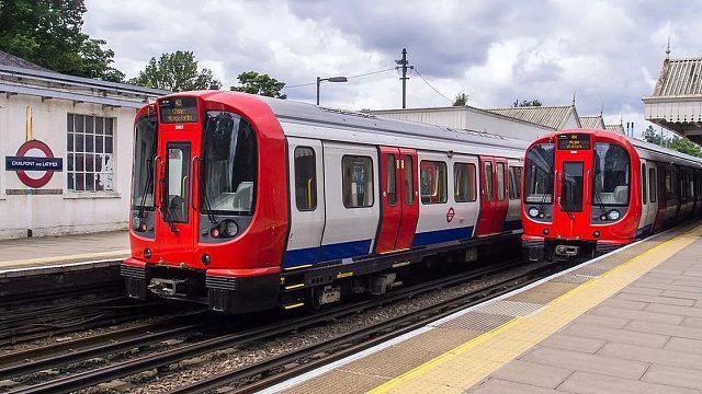 英国伦敦地铁火车和巴士等城市公共交通合集