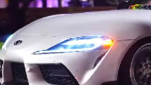 “总会忍不住让人多看几眼”