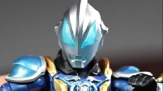 30多块的奥特曼玩具，能有多还原？