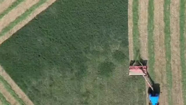 繁忙的农业机械往往采用最解压的工作方式！