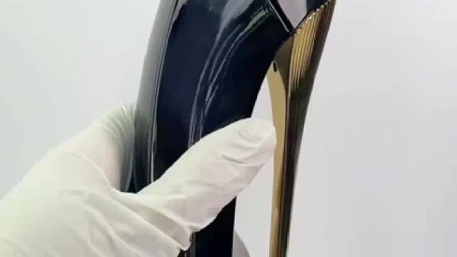 外国小姐姐分装香水