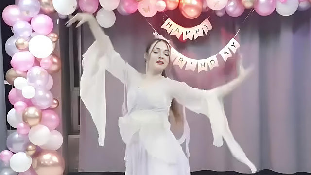 俄罗斯姑娘才艺表演24.02.07_空军(阿妮亚)00