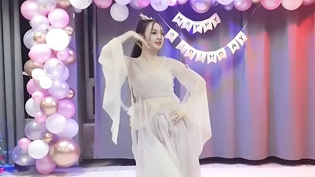 俄罗斯姑娘才艺表演24.02.07_空军(阿妮亚)01