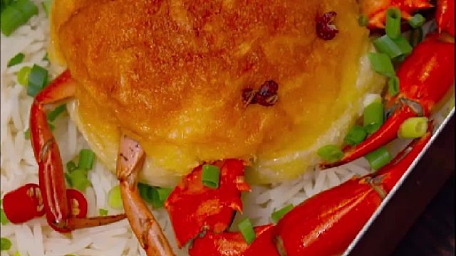 三个各怀心思的人在农村玩盲盒吃饭挑战