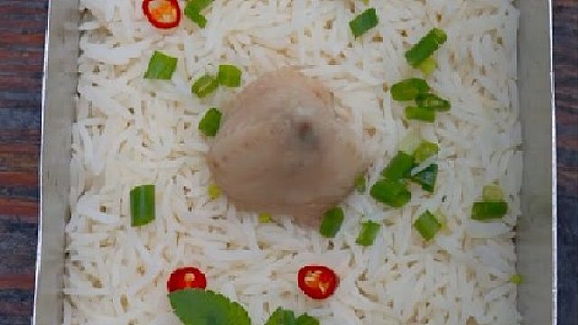 三个各怀心思的人在农村玩盲盒吃饭挑战