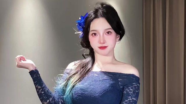 今天喝了杯果汁 名字叫香妮乐铁汁