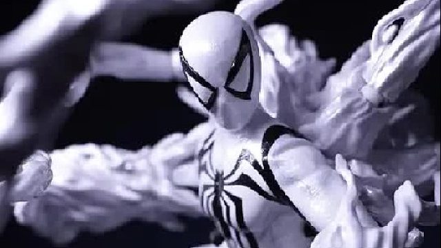 什么？居然还有白色的蜘蛛侠？