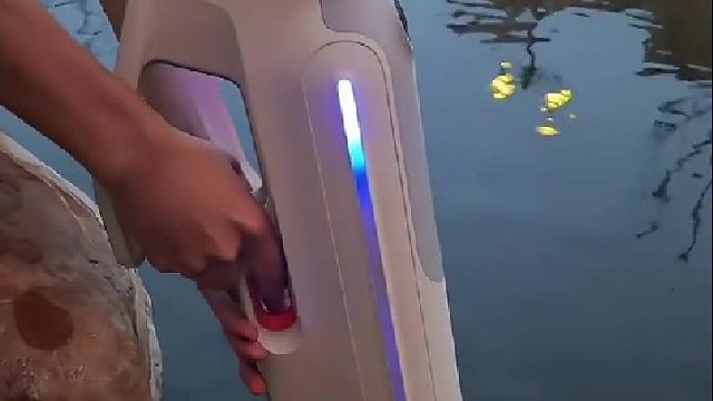 这种玩具给我5岁的外甥可能有点幼稚，但给我这个两百多个月的大学生就刚刚好