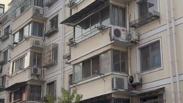 我和中介说房子越破越好，我有改造超能力…