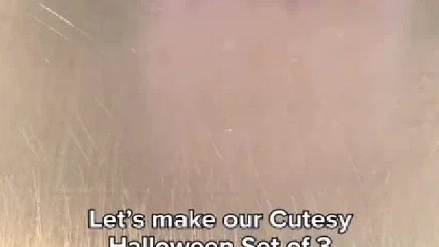 外国小姐姐沉浸式万圣节主题的蜂蜡布