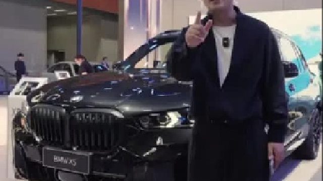 直击广州车展宝马X5！公路SUV把选装全标配，卷自己？
