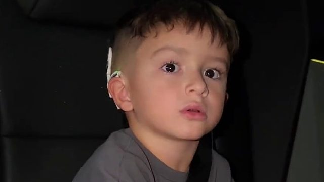 人类幼崽的直白爱意：我要跟爸爸，妈妈你跟艾贝拉去吧