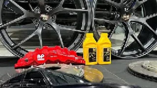 宝马x5升级ap 6活塞刹车BBS锻造轮毂，轮毂一定要大， 刹车不能空